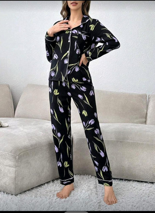 Luxury Nights - Black Petals